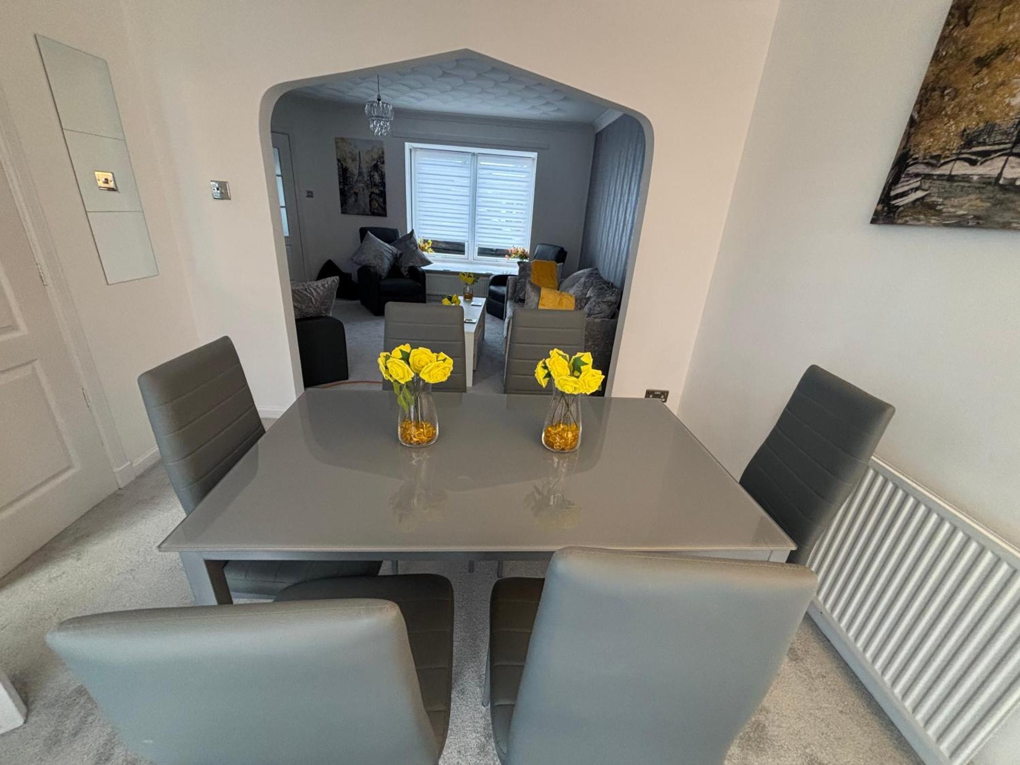130m2 New Decor December 2024 New Entire 3 Bedroom Garden House * Ayr