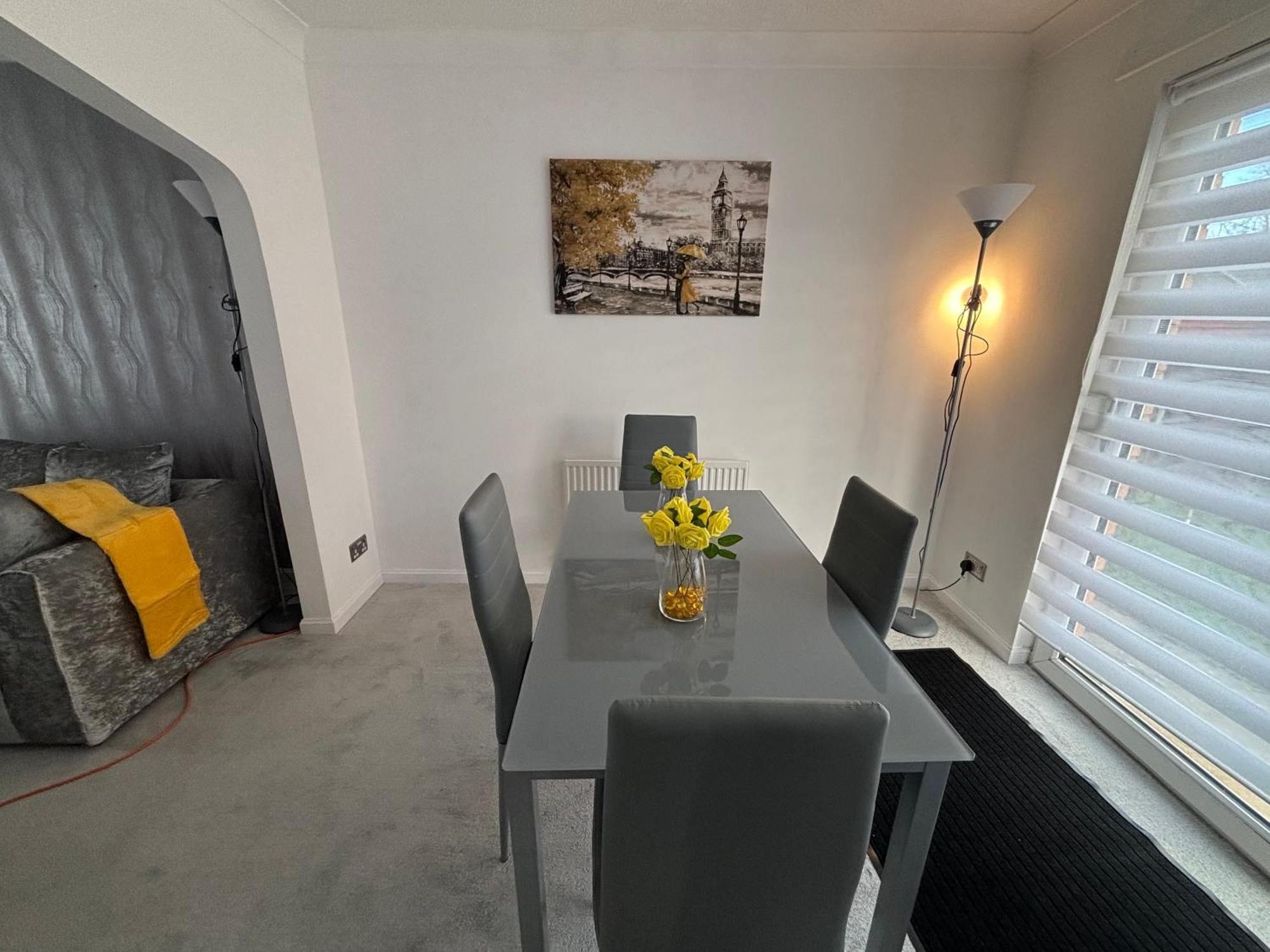 Holiday home 130m2 New Decor December 2024 New Entire 3 Bedroom Garden House *