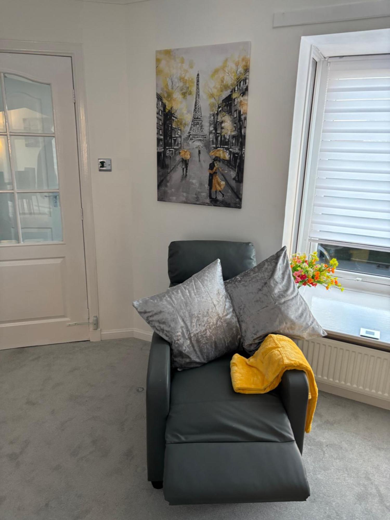130m2 New Decor December 2024 New Entire 3 Bedroom Garden House * Ayr