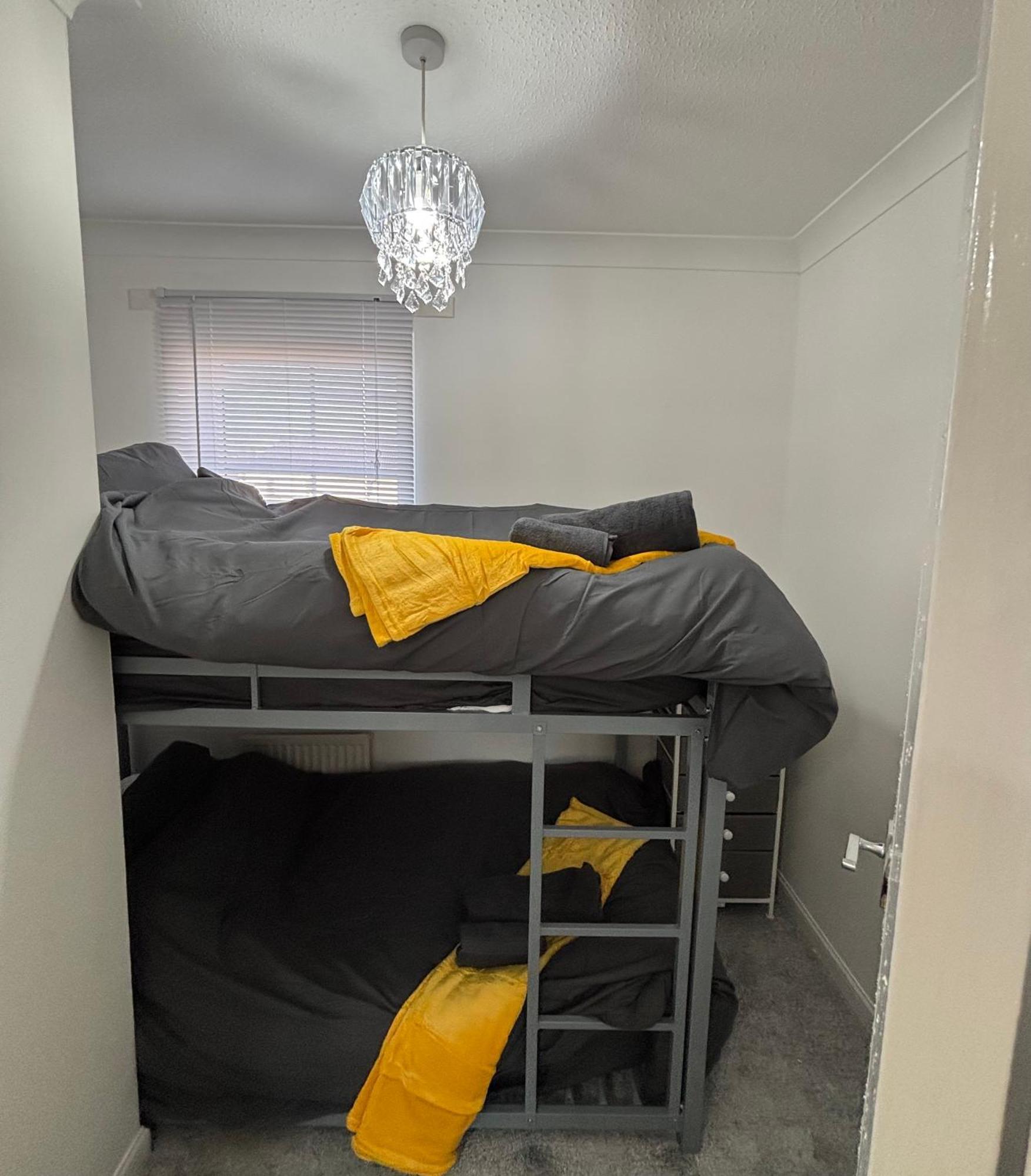 130m2 New Decor December 2024 New Entire 3 Bedroom Garden House Holiday home Ayr