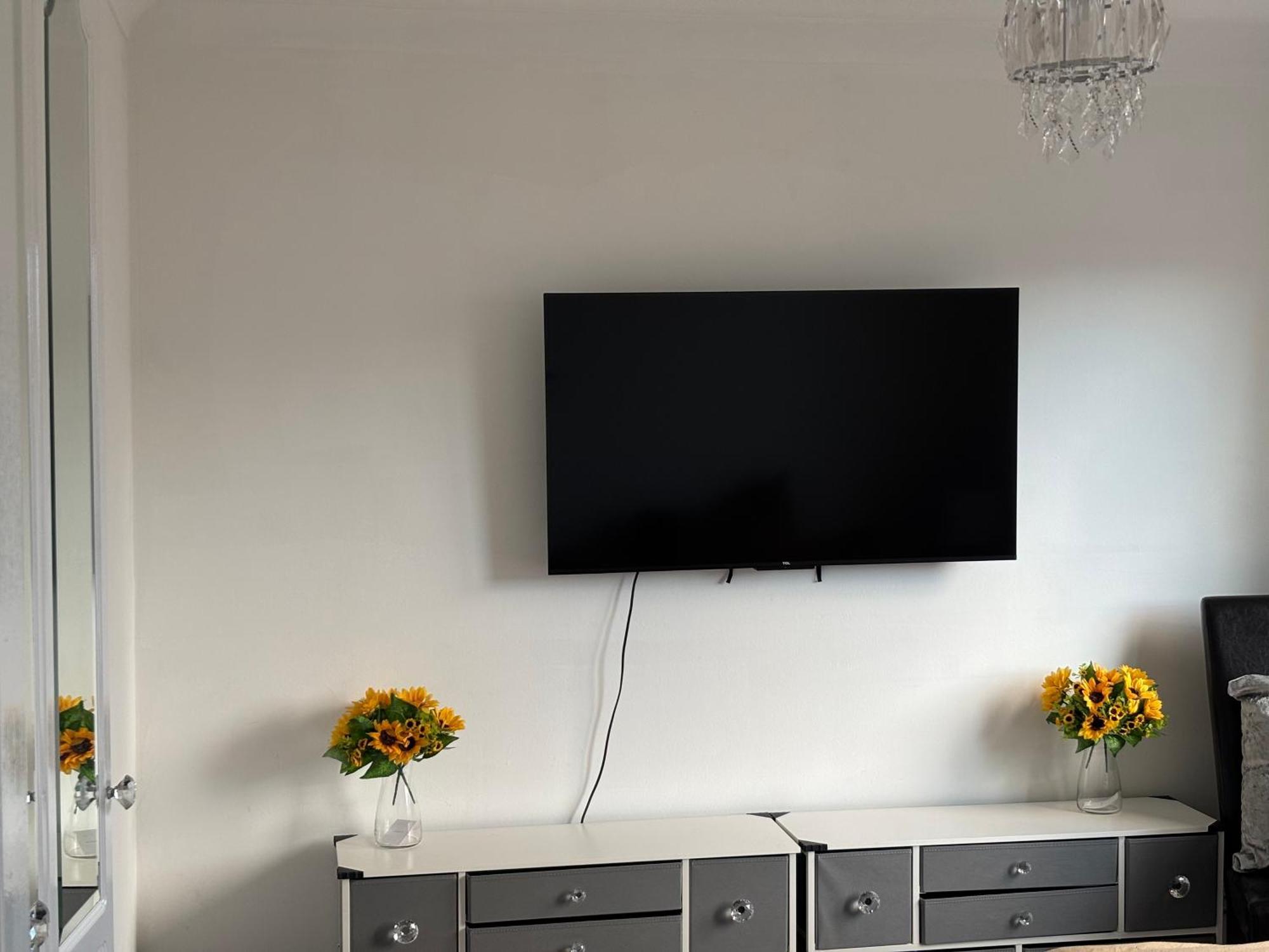 Дом отдыха 130m2 New Decor December 2024 New Entire 3 Bedroom Garden House *